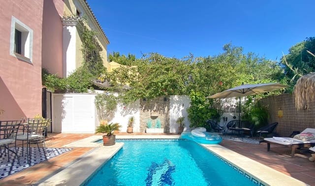 3 chambre Villa/Maison Semi-Mitoyenne à vendre à Marbella avec piscine - 995 000 € (Ref: 9670433)
