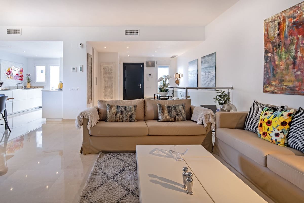 4 bedroom Semi-detached Villa for sale in Nueva Andalucia with pool - € 995,000 (Ref: 9670434)