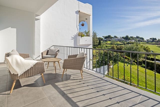 4 soverom Kjedet enebolig til salgs i La Dama de Noche - La Alzambra, Marbella med svømmebasseng - € 995 000 (Ref: 9670434)