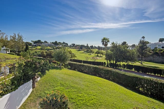 4 soverom Kjedet enebolig til salgs i La Dama de Noche - La Alzambra, Marbella med svømmebasseng - € 995 000 (Ref: 9670434)