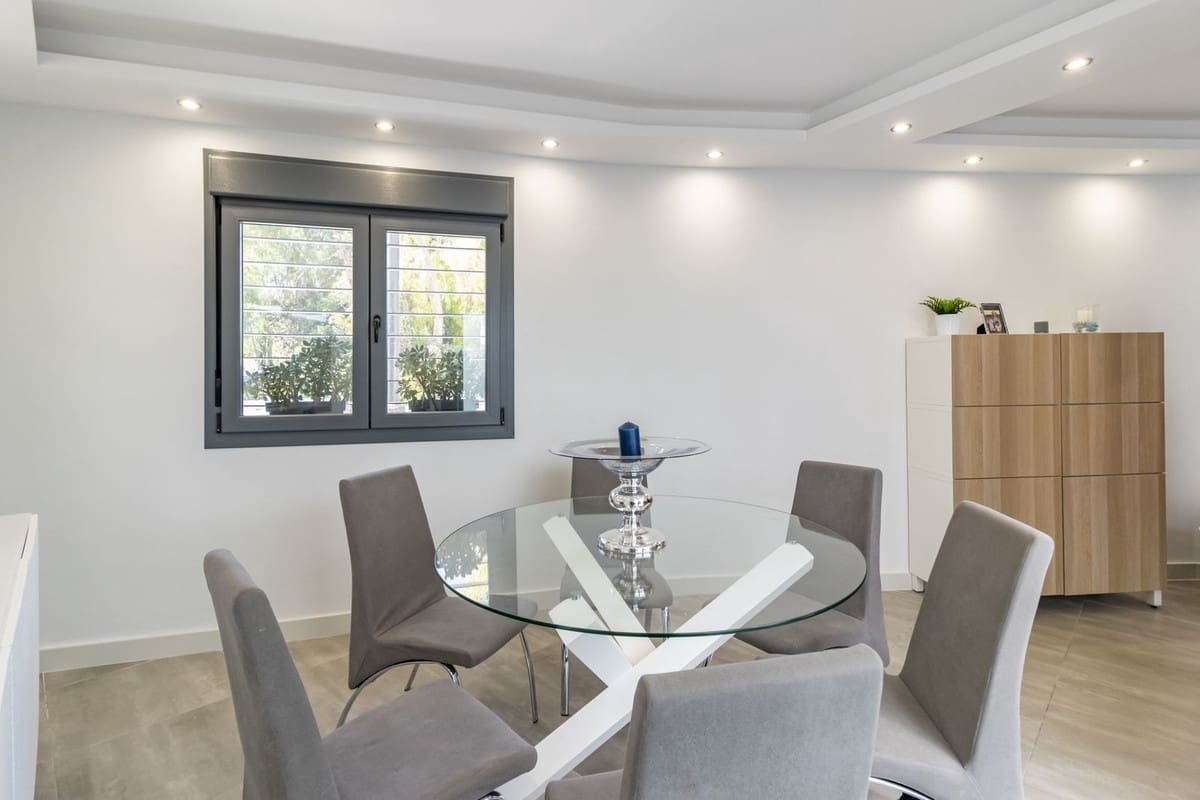 3 quarto Moradia Geminada para venda em San Pedro de Alcantara com piscina garagem - 950 000 € (Ref: 9670435)