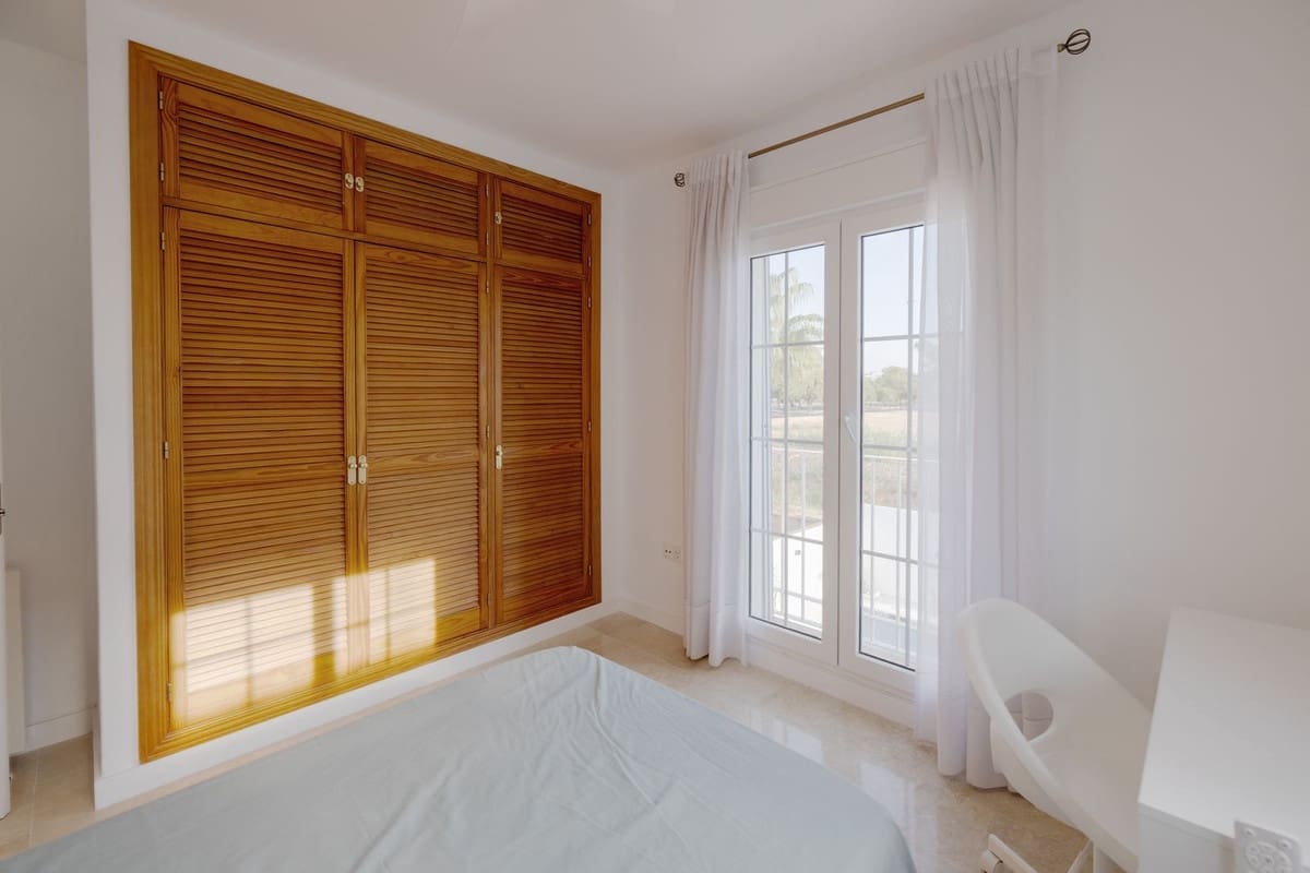 6 soveværelse Semi-Rækkehus til salg i Torremolinos med swimmingpool garage - € 975.000 (Ref: 9670436)