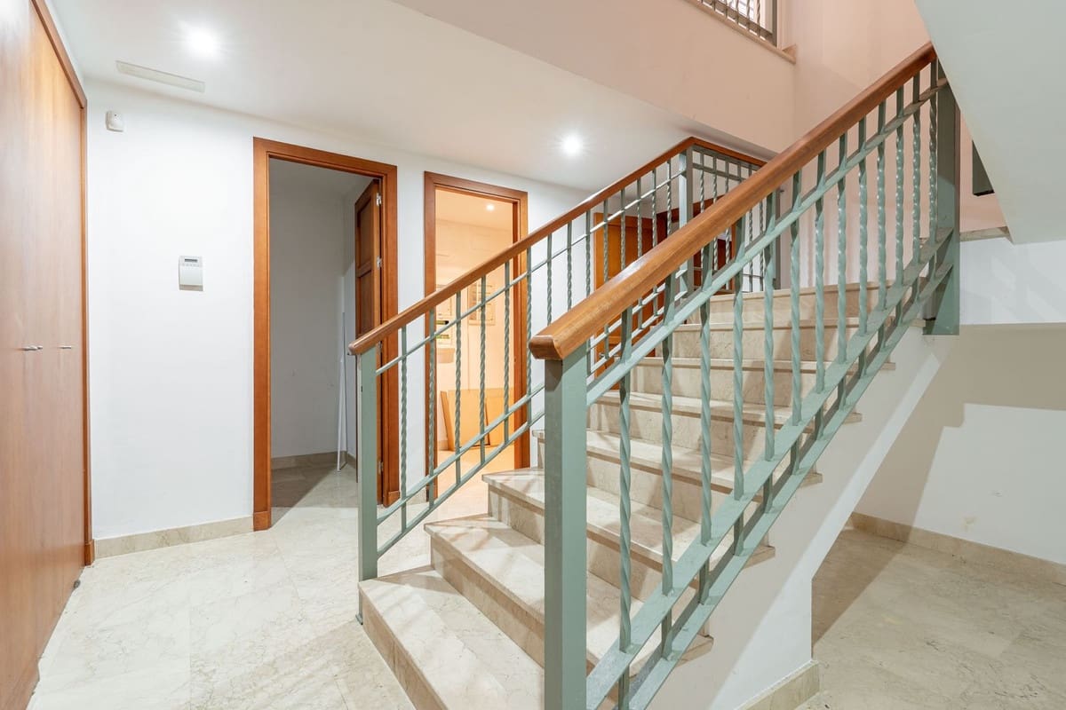 4 quarto Moradia para venda em Sotogrande com piscina garagem - 1 100 000 € (Ref: 9670438)