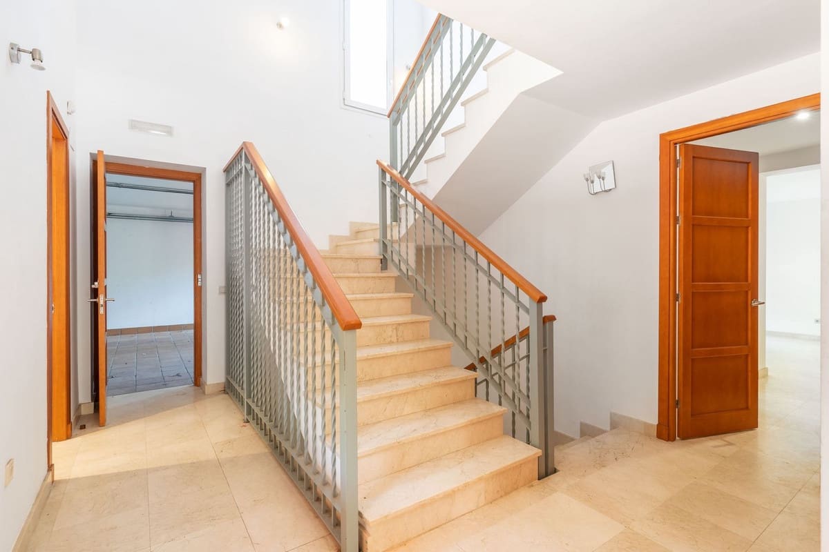 4 quarto Moradia para venda em Sotogrande com piscina garagem - 1 100 000 € (Ref: 9670438)