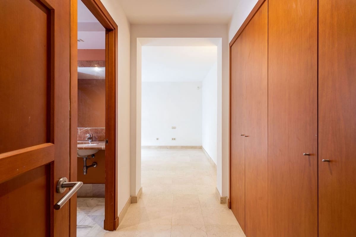 4 quarto Moradia para venda em Sotogrande com piscina garagem - 1 100 000 € (Ref: 9670438)