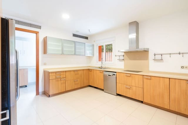 4 quarto Moradia para venda em Sotogrande Alto, San Roque com piscina garagem - 1 100 000 € (Ref: 9670438)