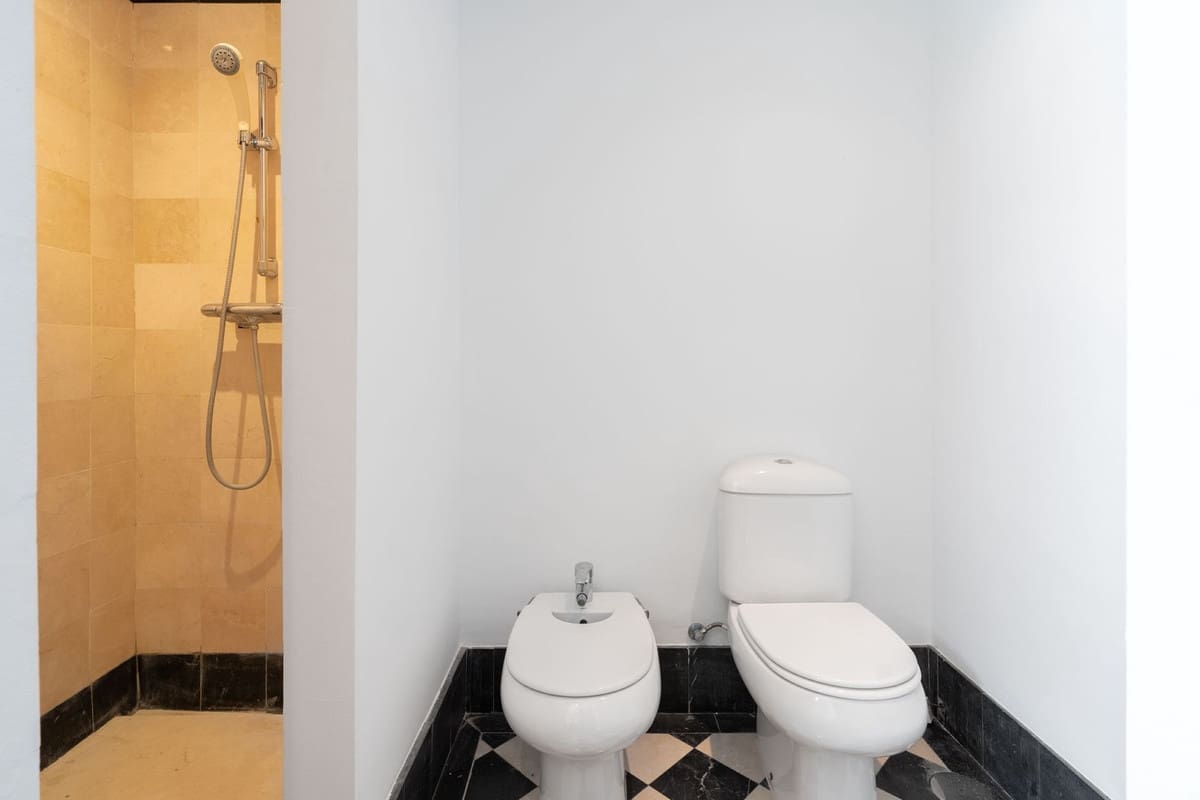 4 soverom Villa til salgs i Sotogrande med svømmebasseng garasje - € 1 100 000 (Ref: 9670438)