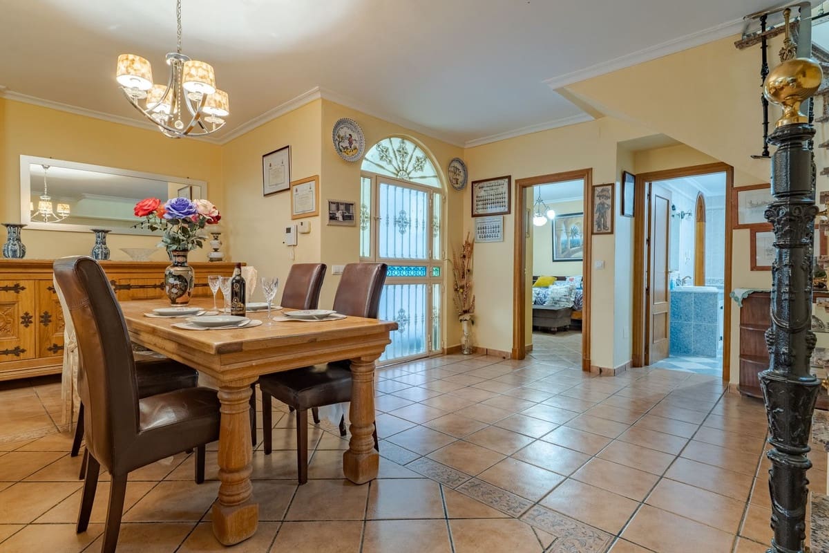 8 sypialnia Willa na sprzedaż w Alhaurin el Grande z basenem - 1 195 000 € (Ref: 9670439)