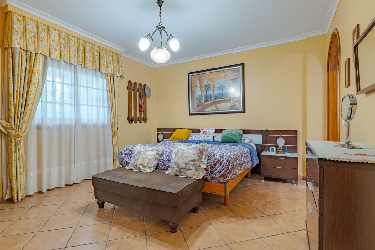 8 sypialnia Willa na sprzedaż w Alhaurin el Grande z basenem - 1 195 000 € (Ref: 9670439)