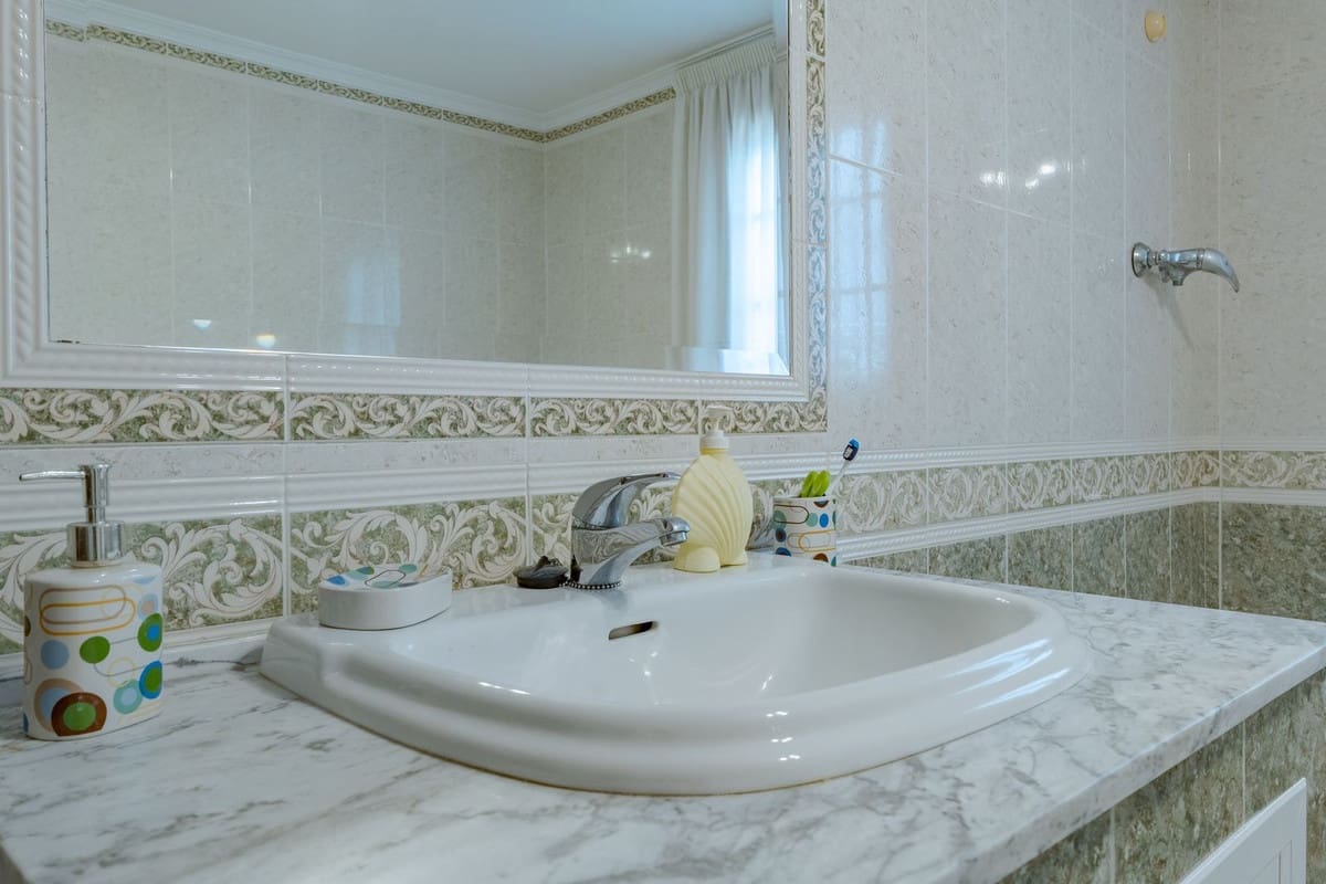 8 sypialnia Willa na sprzedaż w Alhaurin el Grande z basenem - 1 195 000 € (Ref: 9670439)