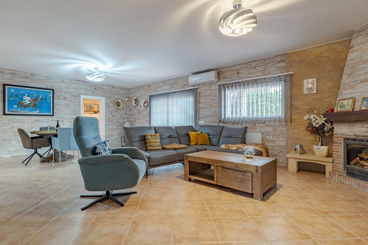 8 sypialnia Willa na sprzedaż w Alhaurin el Grande z basenem - 1 195 000 € (Ref: 9670439)