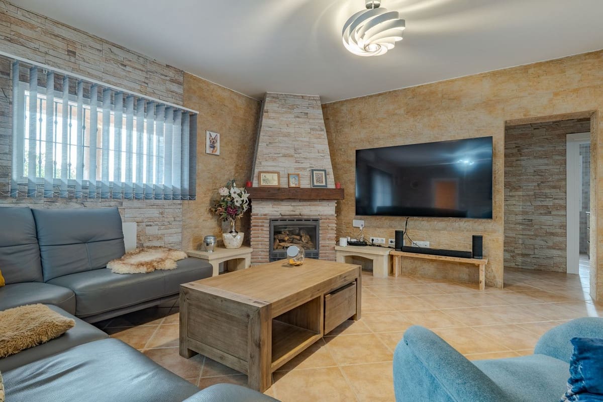 8 sypialnia Willa na sprzedaż w Alhaurin el Grande z basenem - 1 195 000 € (Ref: 9670439)