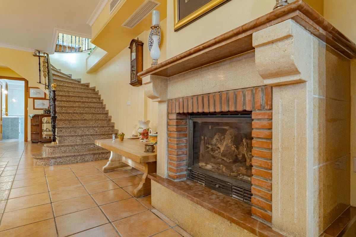 8 sypialnia Willa na sprzedaż w Alhaurin el Grande z basenem - 1 195 000 € (Ref: 9670439)