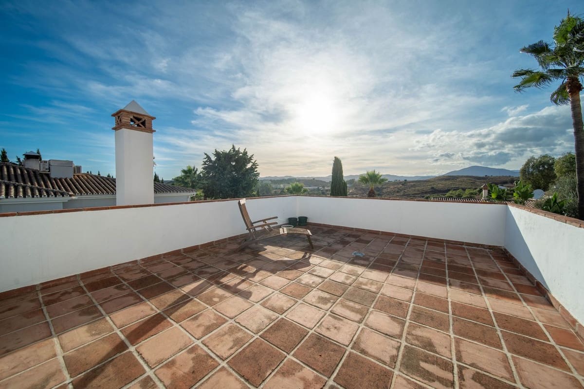 5 slaapkamer Villa te koop in Mijas Golf met zwembad garage - € 1.150.000 (Ref: 9670440)