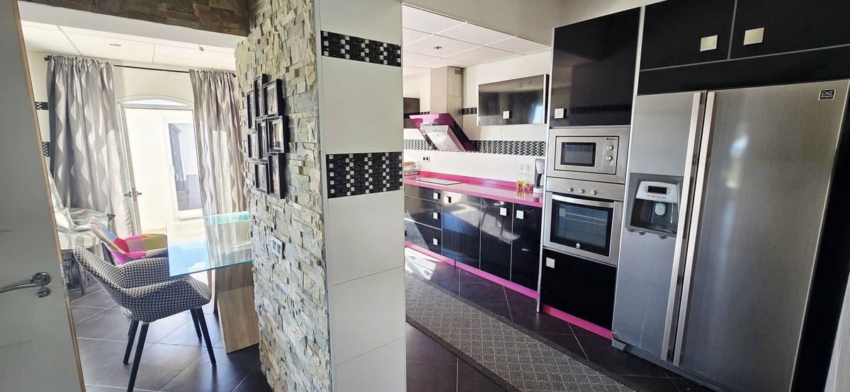 7 sovrum Villa till salu i Mijas Costa med pool garage - 1 100 000 € (Ref: 9670441)