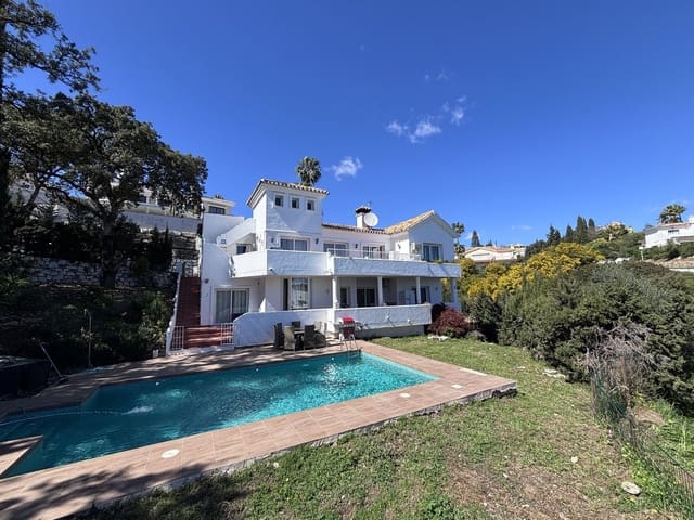 5 slaapkamer Villa te koop in Calahonda, Mijas met zwembad - € 1.100.000 (Ref: 9670442)