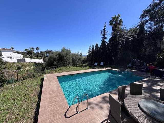 5 slaapkamer Villa te koop in Calahonda, Mijas met zwembad - € 1.100.000 (Ref: 9670442)