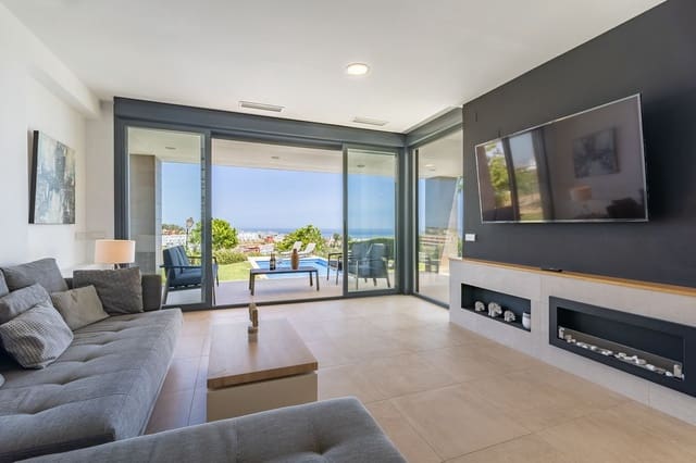 4 bedroom Villa for sale in Manilva Pueblo, Manilva with pool garage - € 1,150,000 (Ref: 9670445)