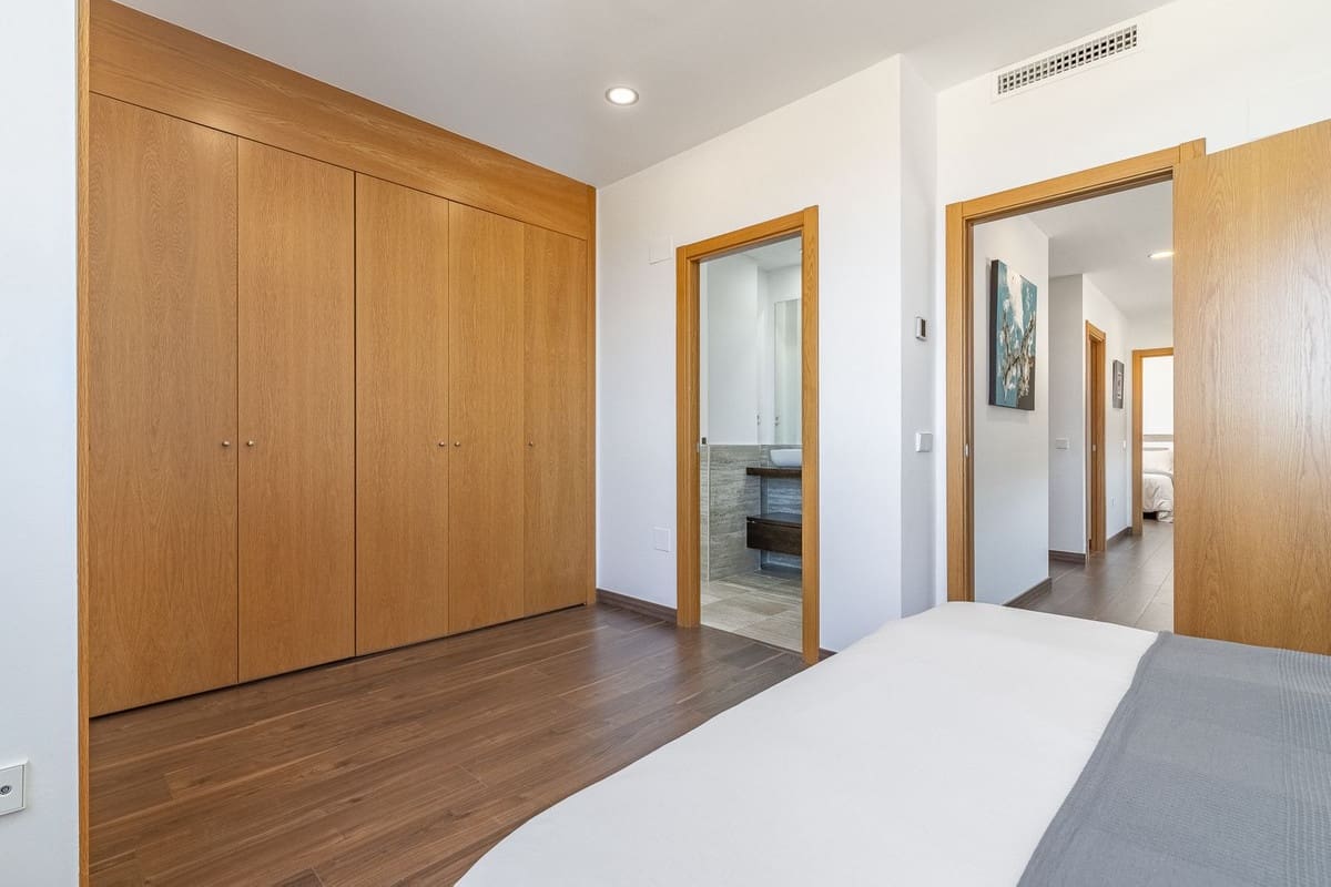 4 bedroom Villa for sale in Manilva with pool garage - € 1,150,000 (Ref: 9670445)