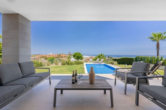 4 chambre Villa/Maison à vendre à Manilva Pueblo, Manilva avec piscine garage - 1 150 000 € (Ref: 9670445)