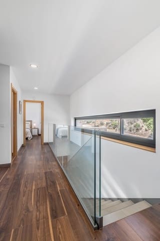 4 chambre Villa/Maison à vendre à Manilva Pueblo, Manilva avec piscine garage - 1 150 000 € (Ref: 9670445)