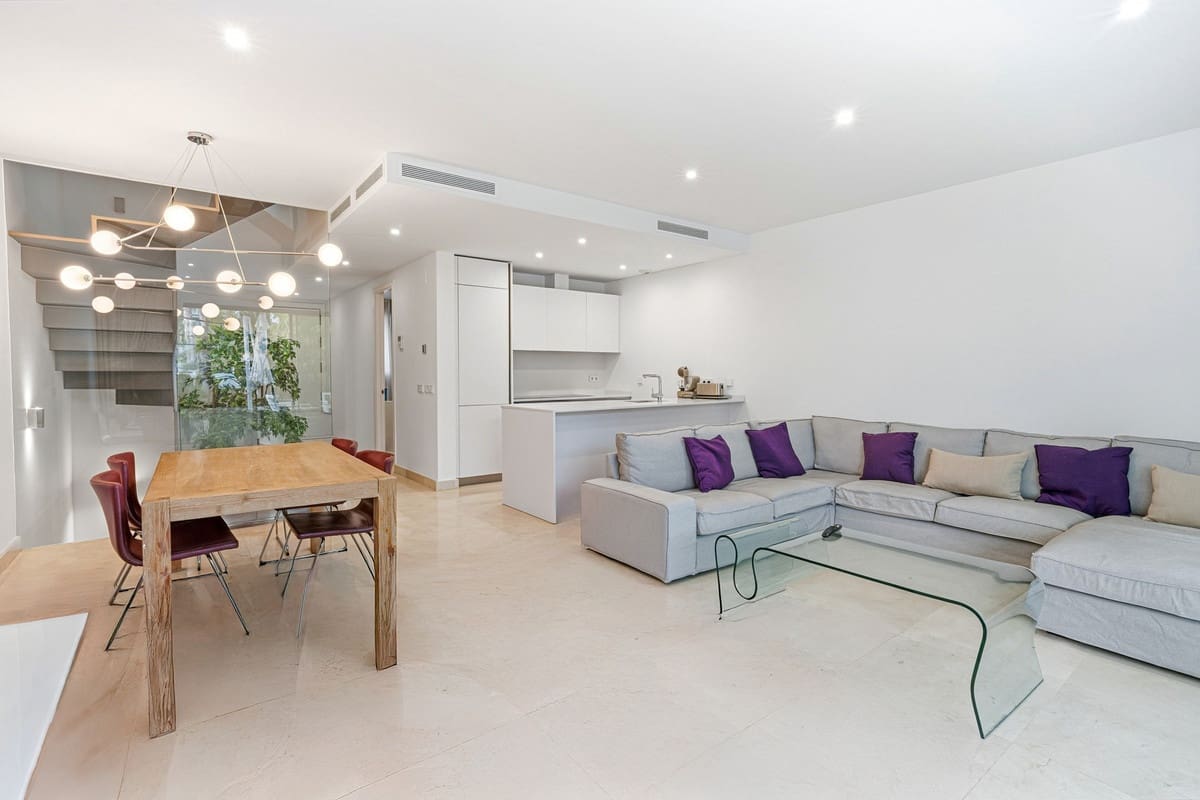 4 Zimmer Haus zu verkaufen in La Cala de Mijas mit Pool - 1.195.000 € (Ref: 9670446)