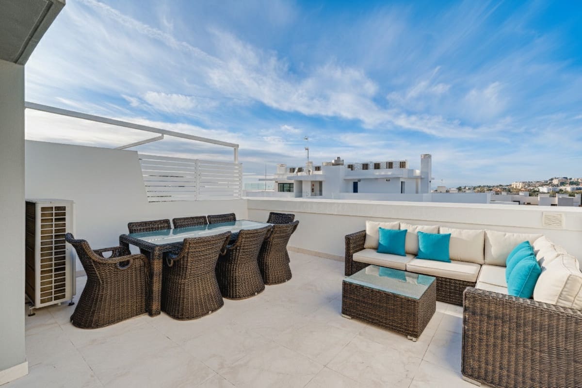 4 Zimmer Haus zu verkaufen in La Cala de Mijas mit Pool - 1.195.000 € (Ref: 9670446)