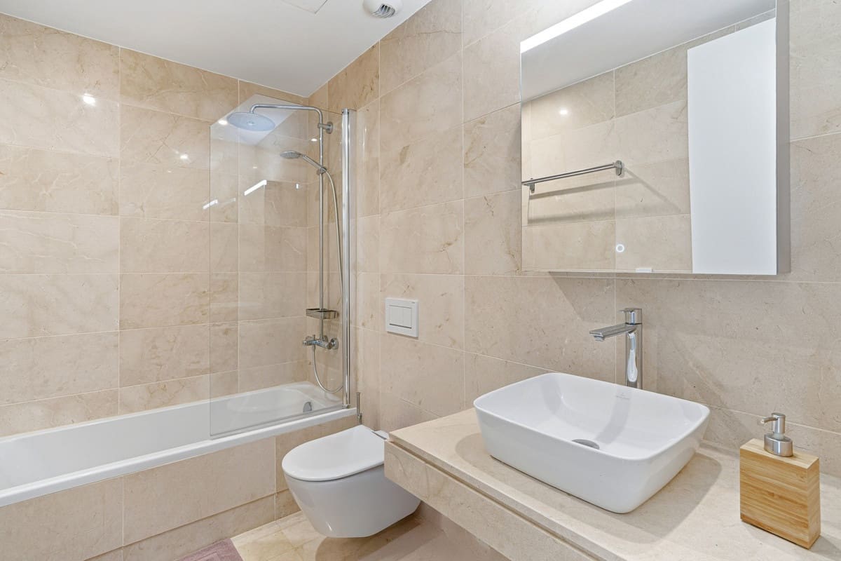 4 Zimmer Haus zu verkaufen in La Cala de Mijas mit Pool - 1.195.000 € (Ref: 9670446)