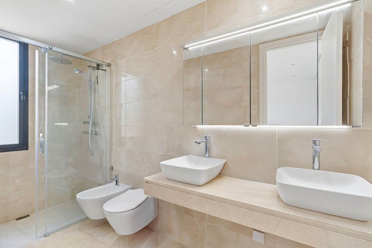 4 Zimmer Haus zu verkaufen in La Cala de Mijas mit Pool - 1.195.000 € (Ref: 9670446)