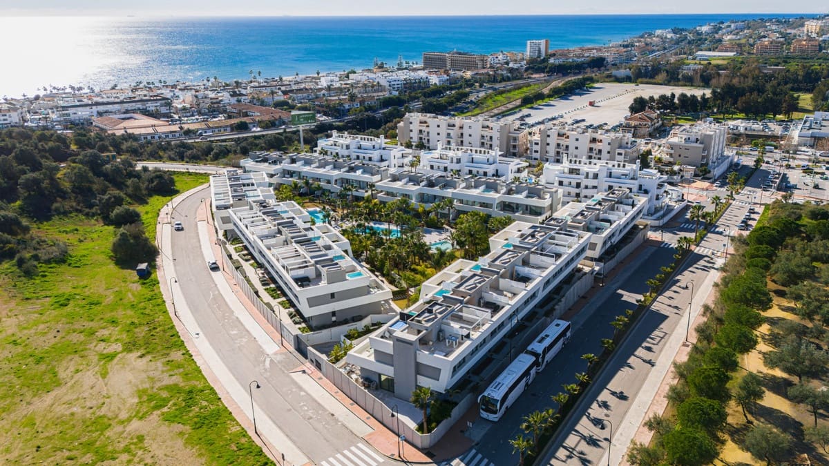 4 Zimmer Haus zu verkaufen in La Cala de Mijas mit Pool - 1.195.000 € (Ref: 9670446)