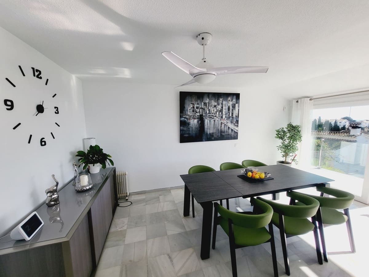 4 chambre Villa/Maison à vendre à Riviera del Sol avec piscine garage - 1 200 000 € (Ref: 9670449)