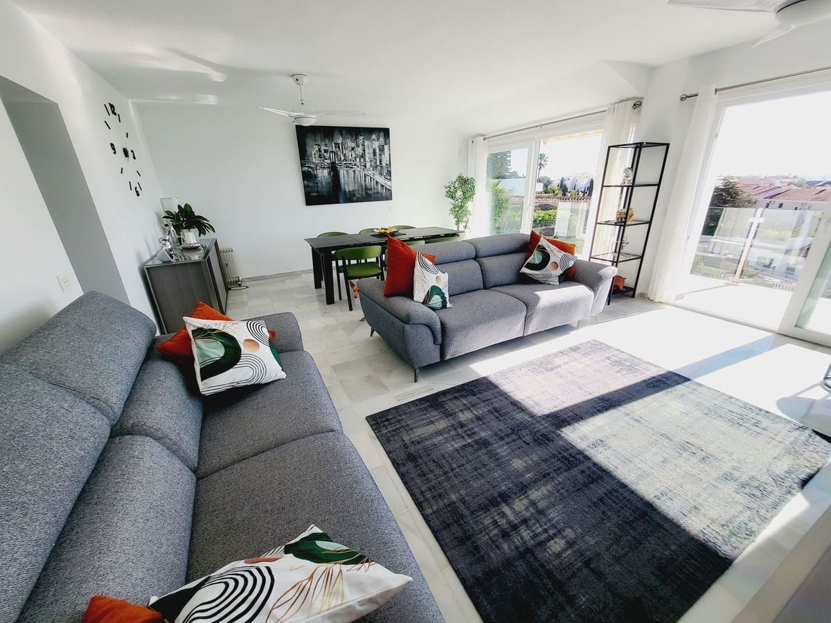 4 chambre Villa/Maison à vendre à Riviera del Sol avec piscine garage - 1 200 000 € (Ref: 9670449)