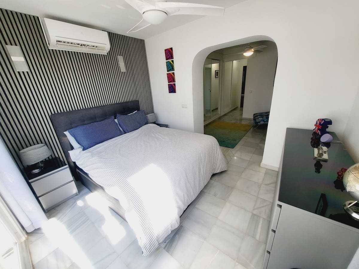 4 chambre Villa/Maison à vendre à Riviera del Sol avec piscine garage - 1 200 000 € (Ref: 9670449)