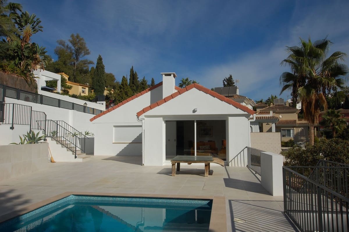 4 sovrum Villa till salu i Mijas Costa med pool - 899 000 € (Ref: 9670450)