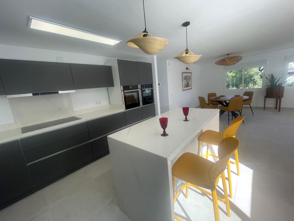 4 sovrum Villa till salu i Mijas Costa med pool - 899 000 € (Ref: 9670450)