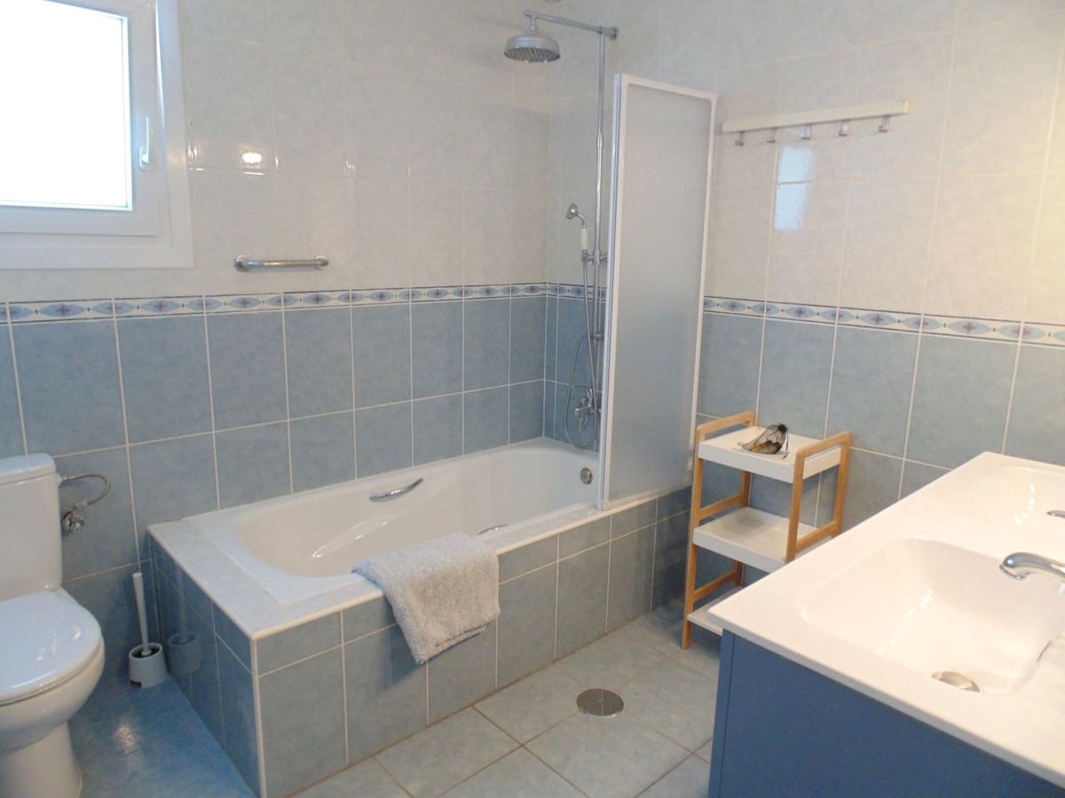5 quarto Moradia para venda em Benalmadena com piscina - 770 000 € (Ref: 9670451)