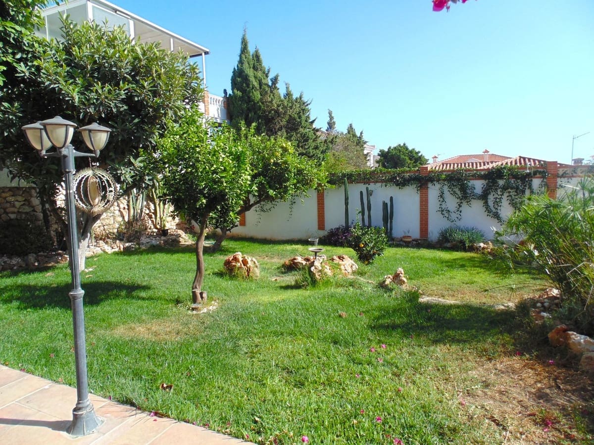 5 quarto Moradia para venda em Benalmadena com piscina - 770 000 € (Ref: 9670451)