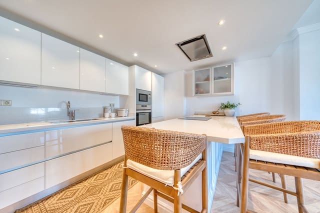 4 Zimmer Haus zu verkaufen in Aloha Golf, Marbella mit Pool - 850.000 € (Ref: 9670452)