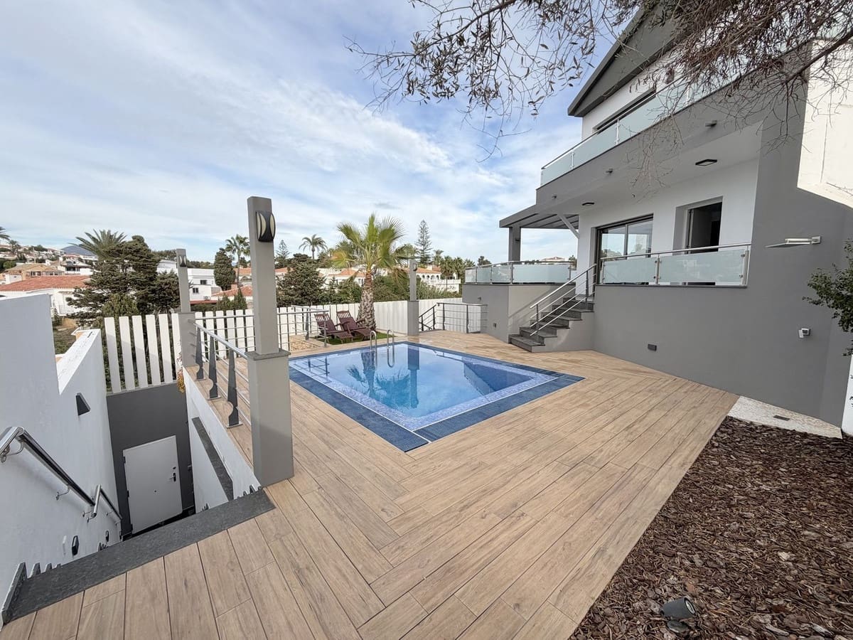 3 quarto Moradia para venda em Mijas Costa com piscina garagem - 849 000 € (Ref: 9670457)