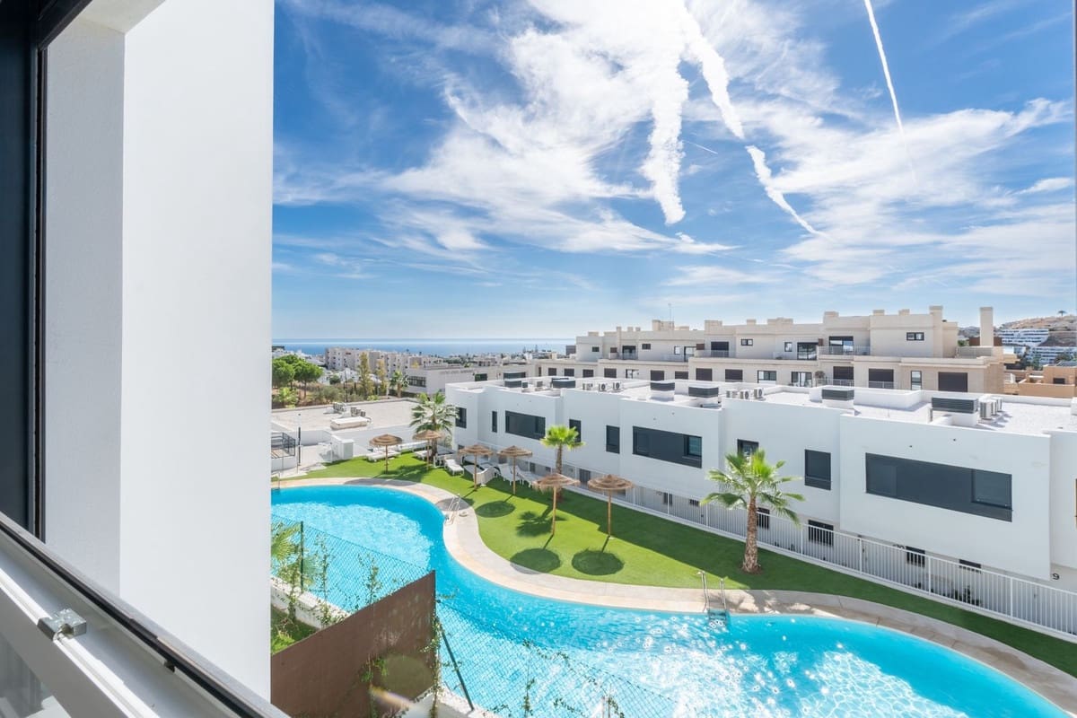 Casa de 4 habitaciones en La Cala de Mijas en venta con piscina garaje - 899.000 € (Ref: 9670458)