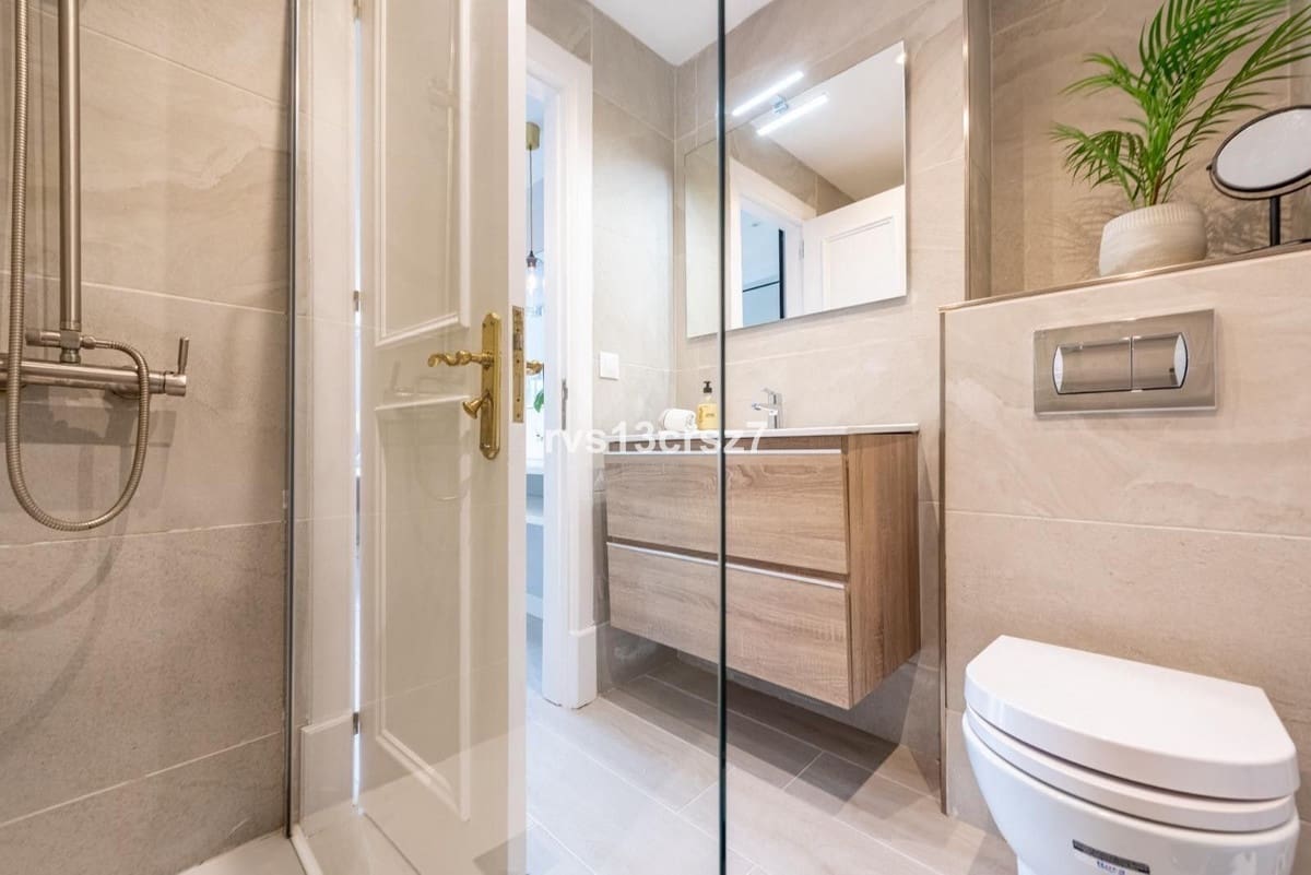 4 bedroom Apartment for sale in Nueva Andalucia with pool garage - € 795,000 (Ref: 9670459)