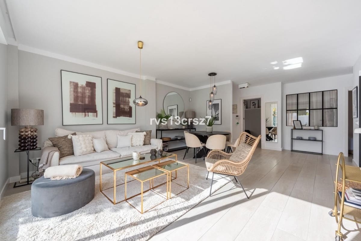 4 bedroom Apartment for sale in Nueva Andalucia with pool garage - € 795,000 (Ref: 9670459)