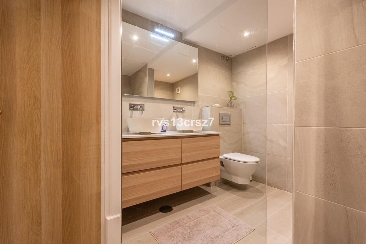 4 bedroom Apartment for sale in Nueva Andalucia with pool garage - € 795,000 (Ref: 9670459)