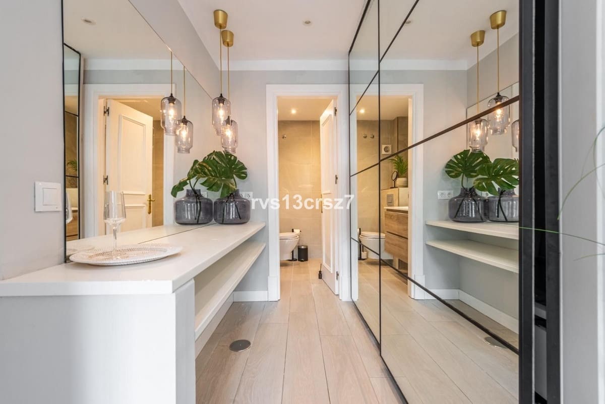 4 bedroom Apartment for sale in Nueva Andalucia with pool garage - € 795,000 (Ref: 9670459)