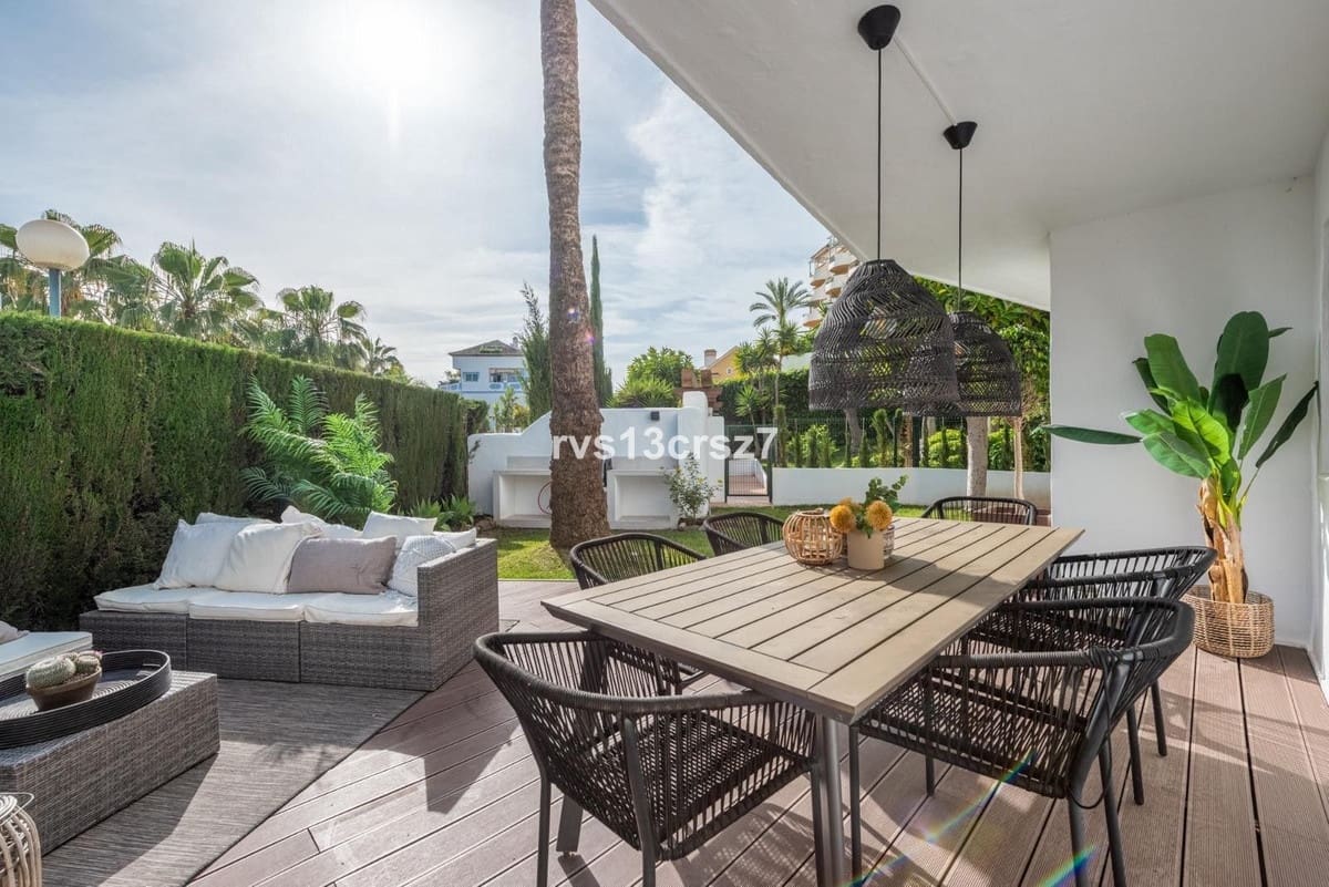 4 bedroom Apartment for sale in Nueva Andalucia with pool garage - € 795,000 (Ref: 9670459)