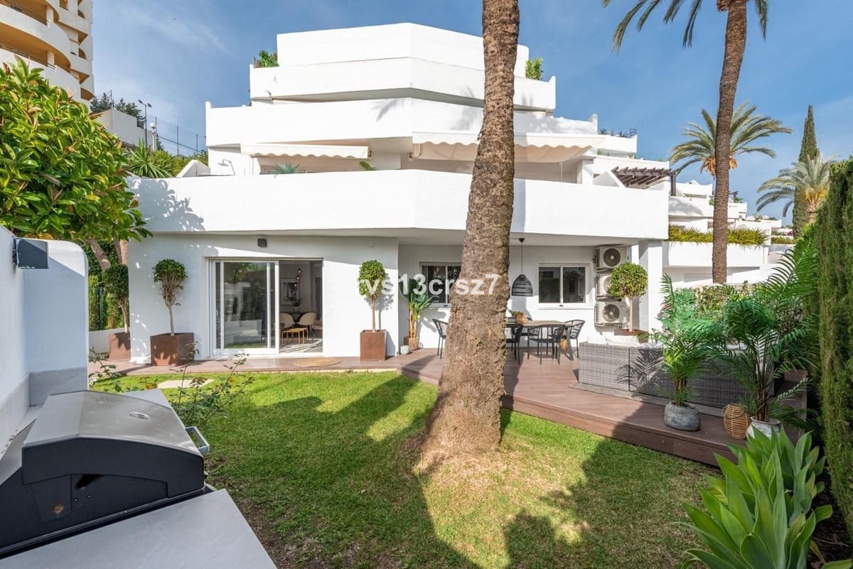 4 bedroom Apartment for sale in Nueva Andalucia with pool garage - € 795,000 (Ref: 9670459)