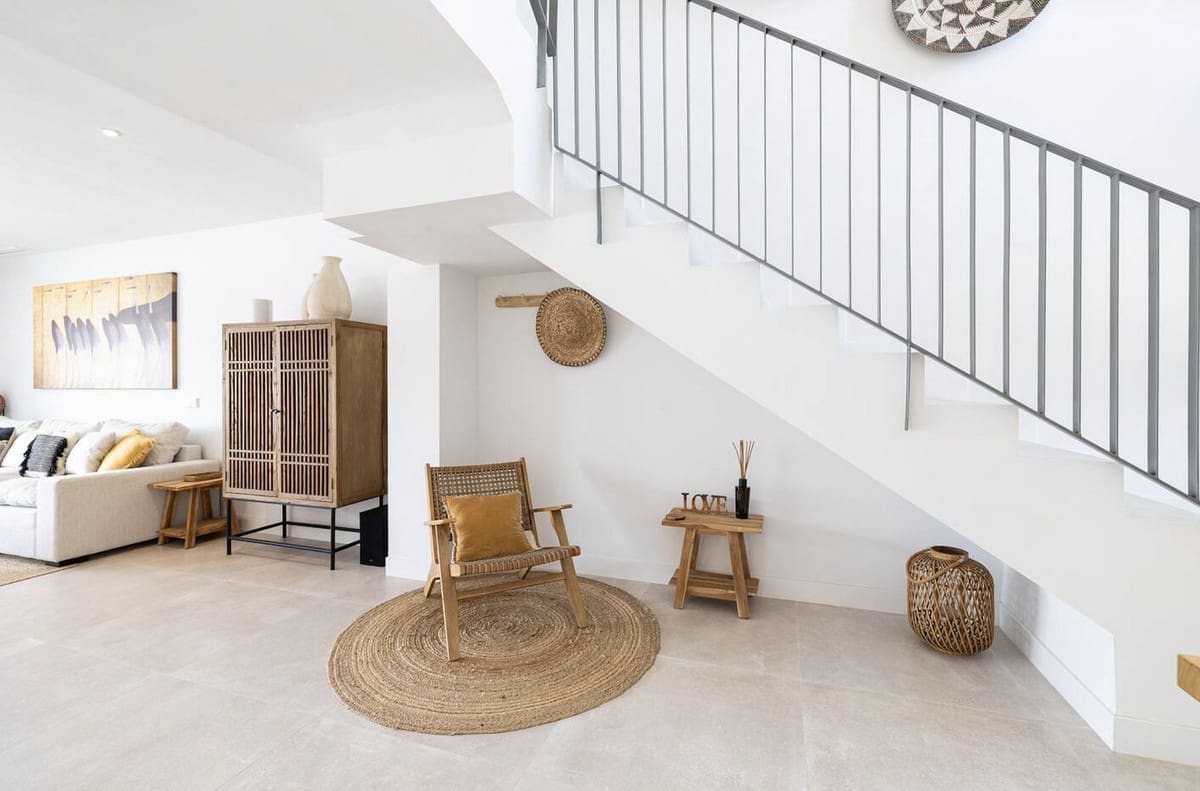 3 sypialnia Dom na sprzedaż w El Chaparral z basenem garażem - 828 000 € (Ref: 9670460)