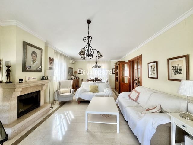 4 slaapkamer Villa te koop in Torremolinos met zwembad garage - € 830.000 (Ref: 9670461)