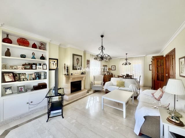 4 slaapkamer Villa te koop in Torremolinos met zwembad garage - € 830.000 (Ref: 9670461)