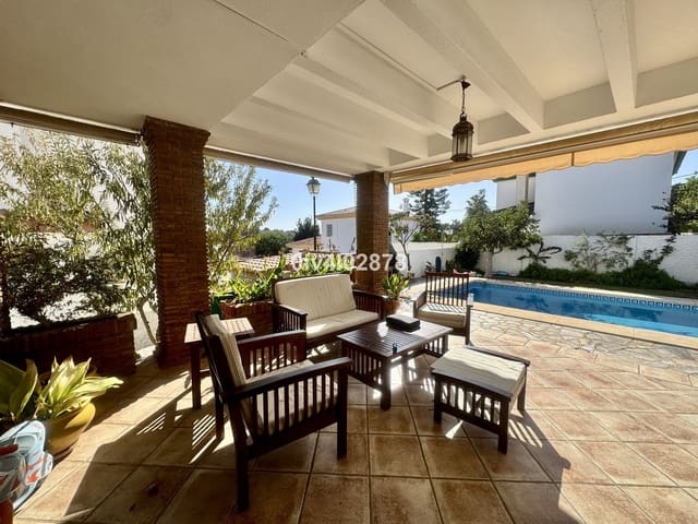 4 slaapkamer Villa te koop in Torremolinos met zwembad garage - € 830.000 (Ref: 9670461)